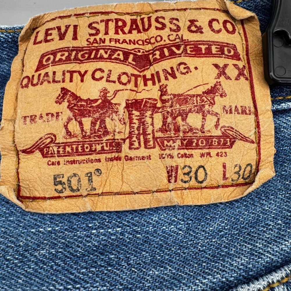Levis 501 Original Fit Jeans Mens 30x30 (29x29) Blue Denim Button Fly Straight - Picture 2 of 16